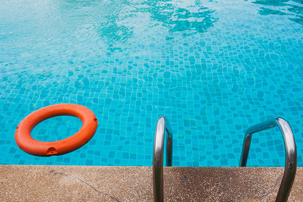Calcium Hypochlorite for Swimming Pool Disinfection